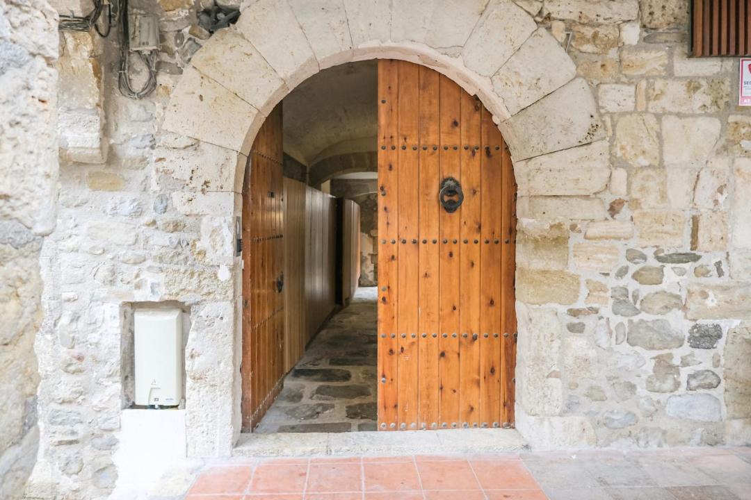 Photo of Others in Besalu