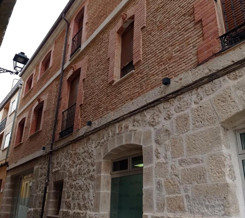 Photo of Buildings in Roa