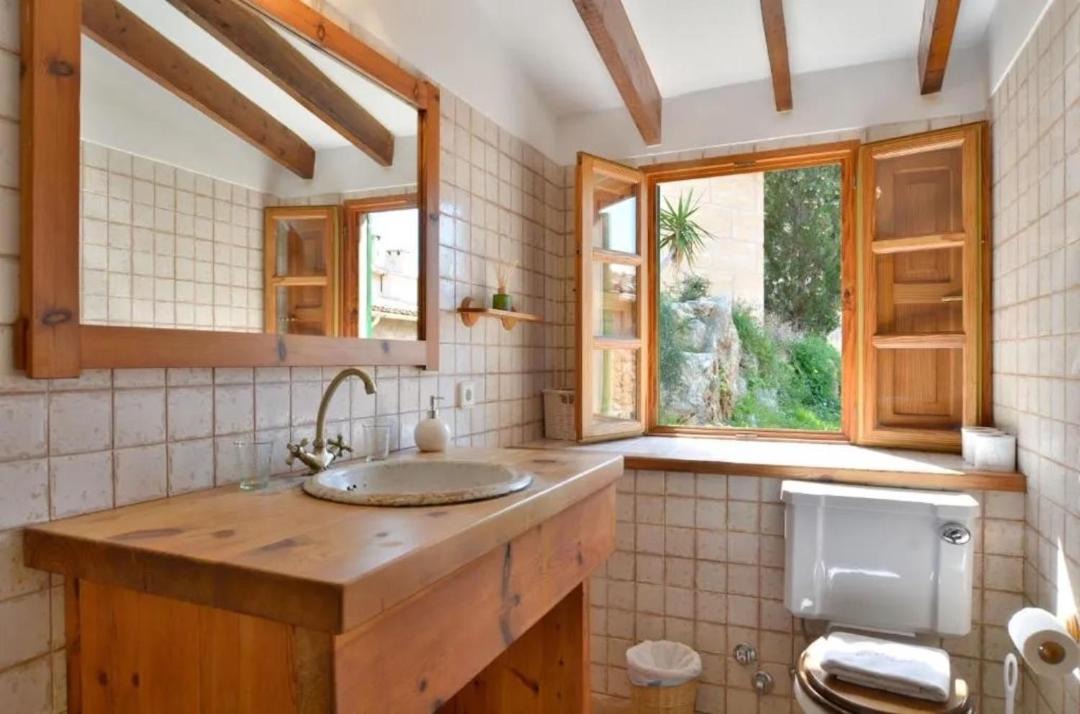 Photo of Bathroom in Banyalbufar