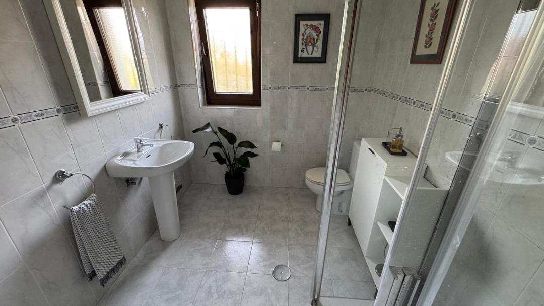 Photo of Bathroom in Llamigo