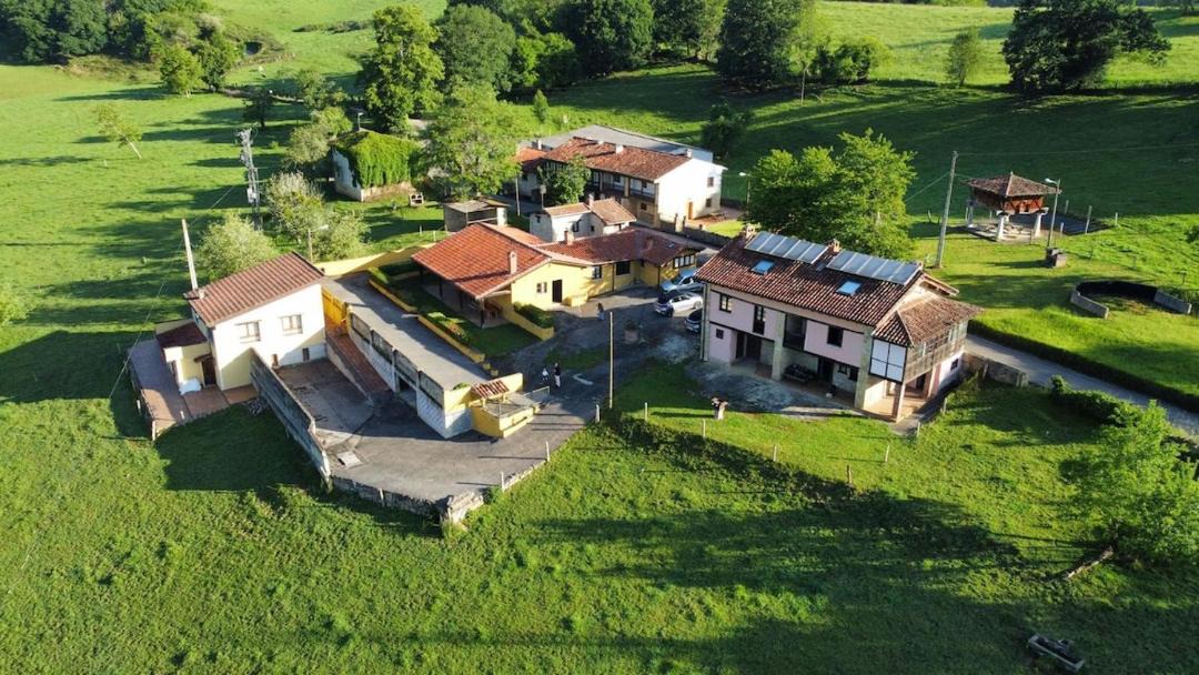 Photo of Buildings in Vallobal