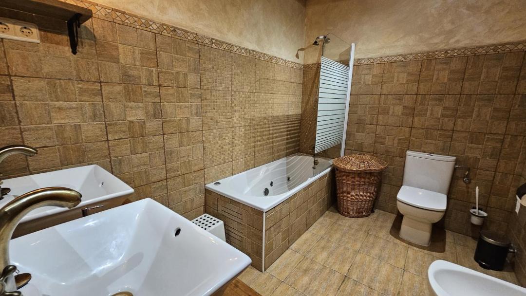 Photo of Bathroom in Onis