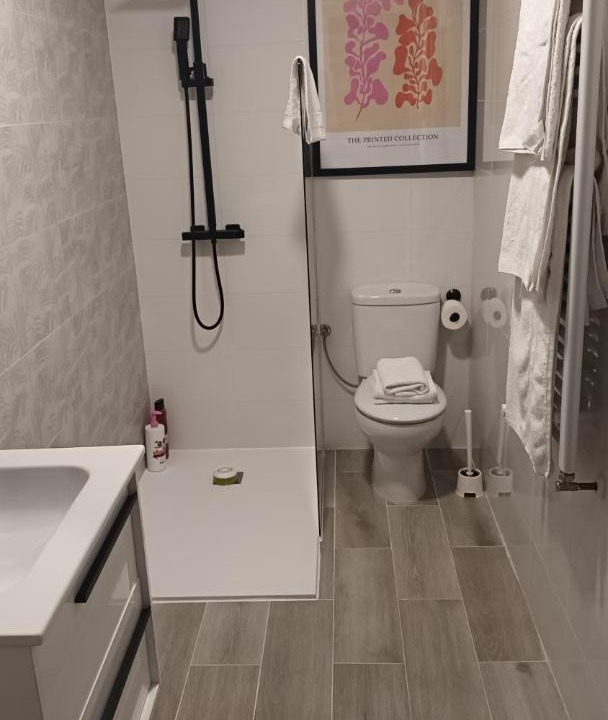 Photo of Bathroom in Haro