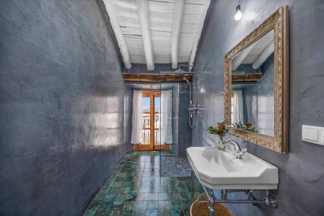 Photo of Bathroom in Higuera de la Sierra