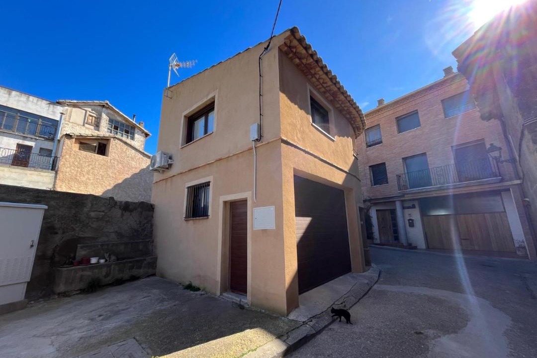 Photo of Buildings in Radiquero