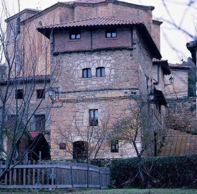 Photo of Buildings in Herran