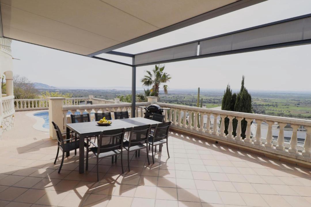 Photo of Patio Balcony in El Mas Isaac