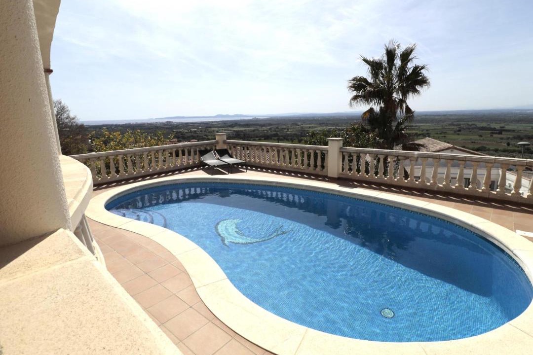 Photo of Patio Balcony in El Mas Isaac