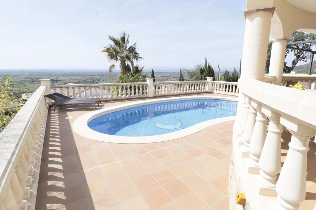 Photo of Patio Balcony in El Mas Isaac