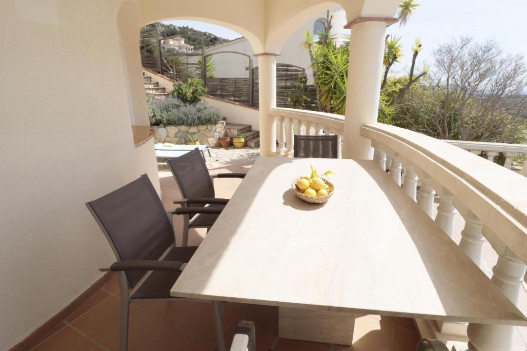 Photo of Patio Balcony in El Mas Isaac