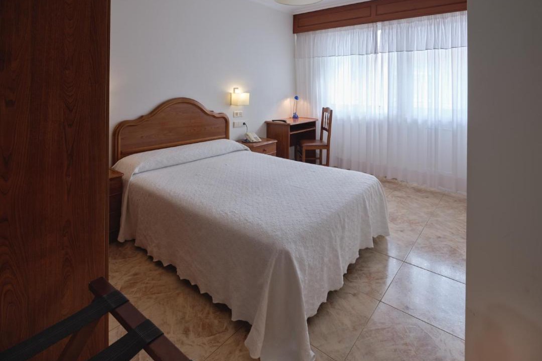 Photo of Bedroom in Naron
