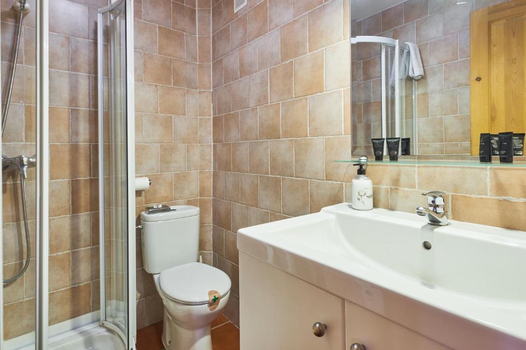 Photo of Bathroom in Benllera