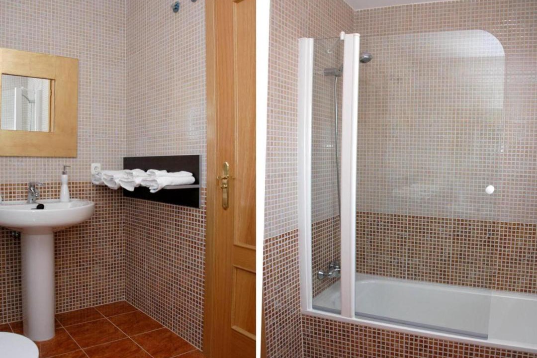 Photo of Bathroom in Cardenajimeno