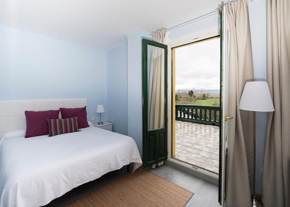 Photo of Bedroom in Tirgo