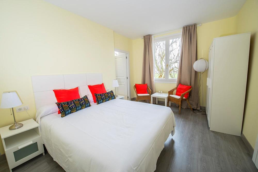 Photo of Bedroom in Tirgo