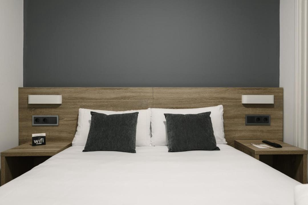 Photo of Bedroom in Naron