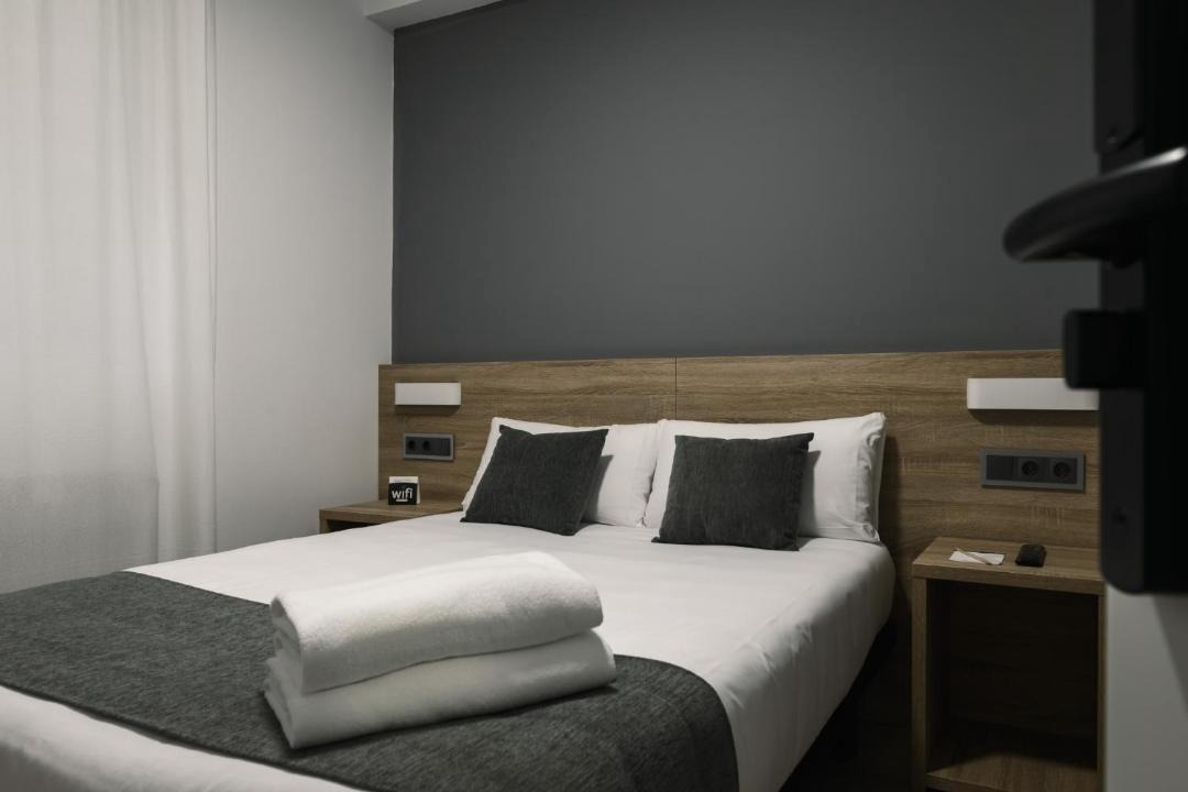 Photo of Bedroom in Naron