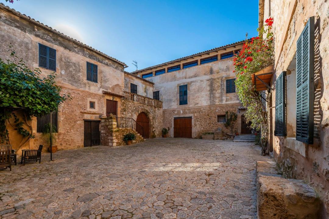 Photo of Buildings in Puigpunyent