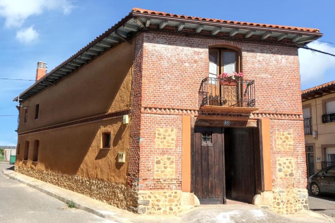 Photo of Buildings in Castrillo de San Pelayo