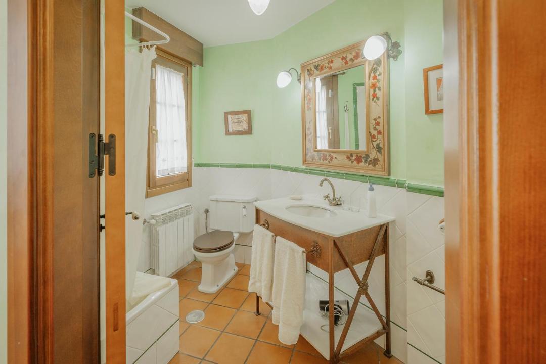Photo of Bathroom in Castrojimeno