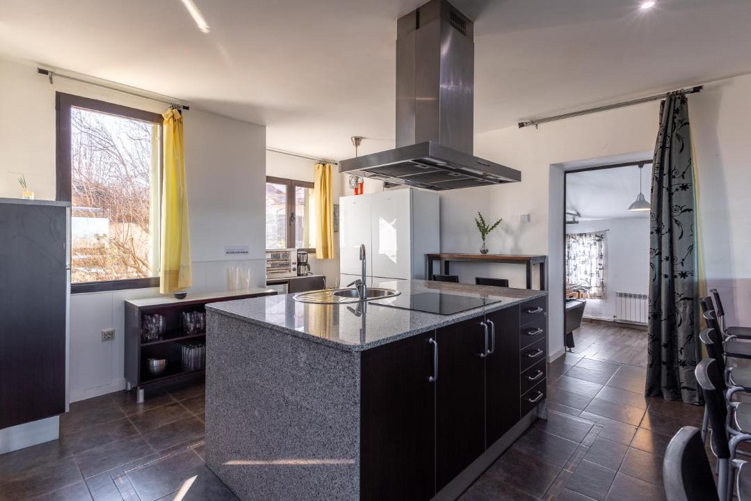 Photo of Kitchen in Los Angeles de San Rafael