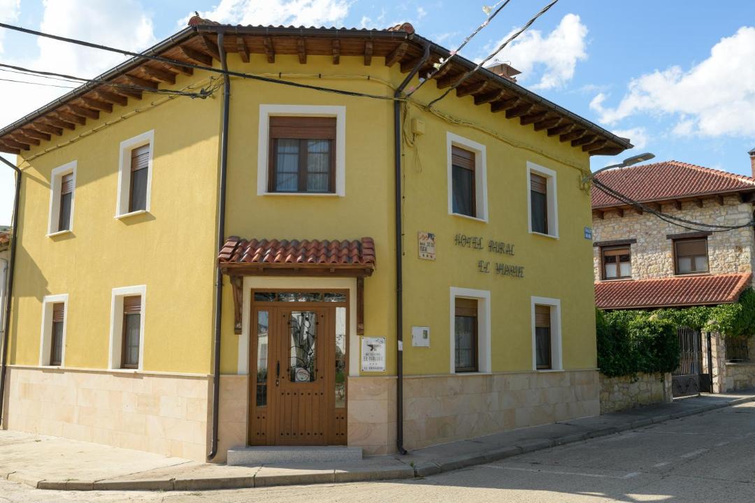 Photo of Buildings in Tarilonte de la Pena