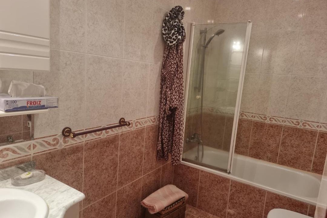 Photo of Bathroom in Naron