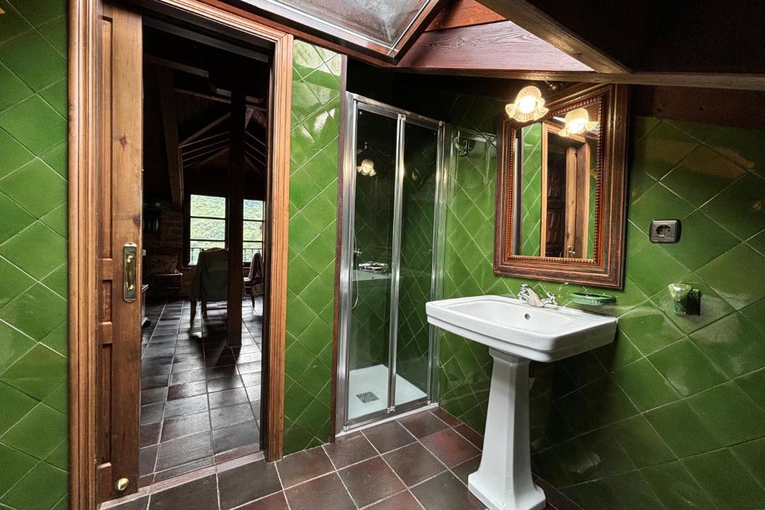 Photo of Bathroom in Tanes