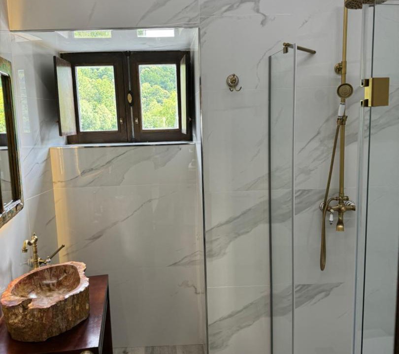 Photo of Bathroom in Triacastela
