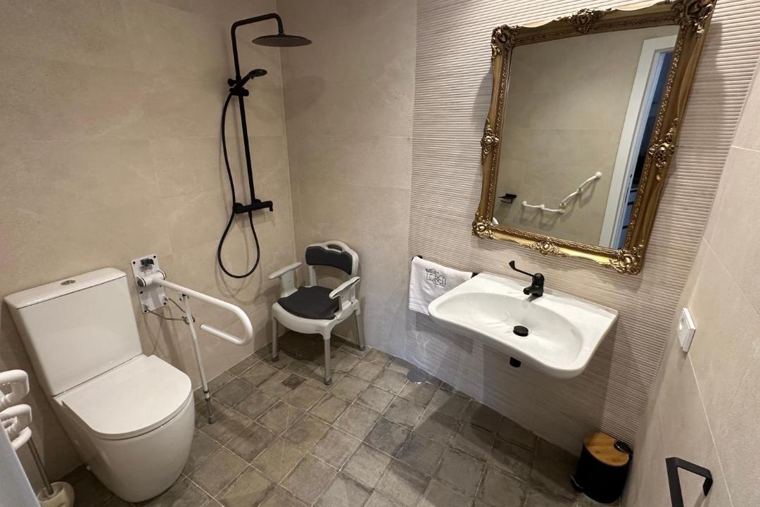 Photo of Bathroom in Panes