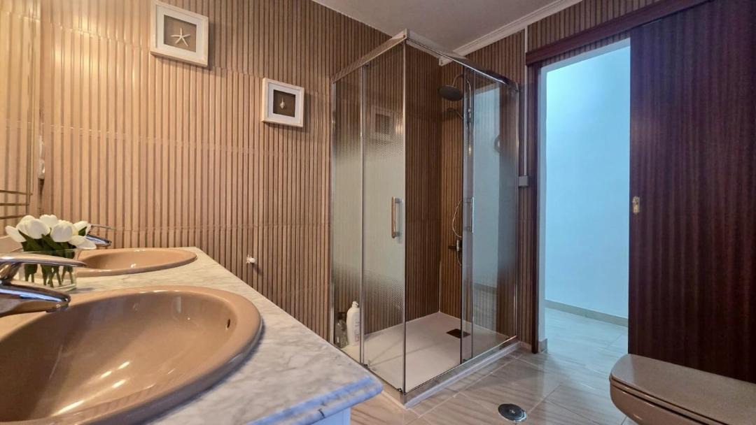 Photo of Bathroom in Valdepenas