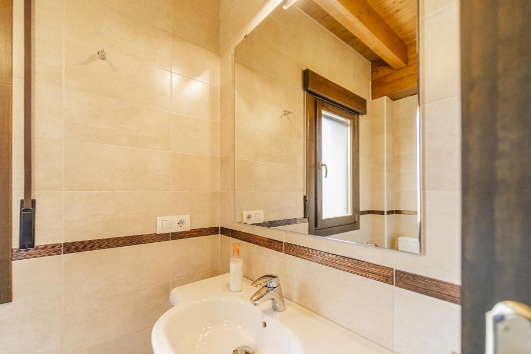 Photo of Bathroom in Espeja de San Marcelino