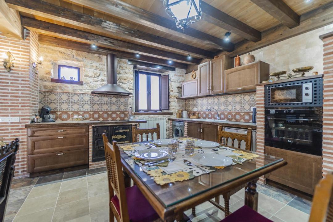 Photo of Kitchen in Moral de Hornuez