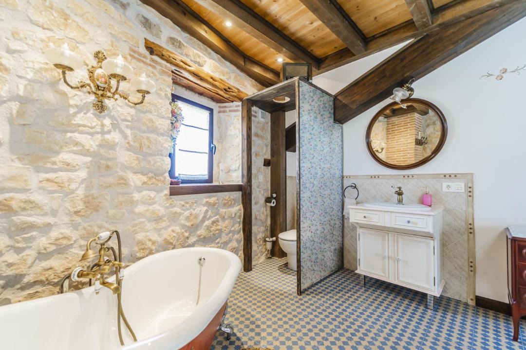 Photo of Bathroom in Moral de Hornuez