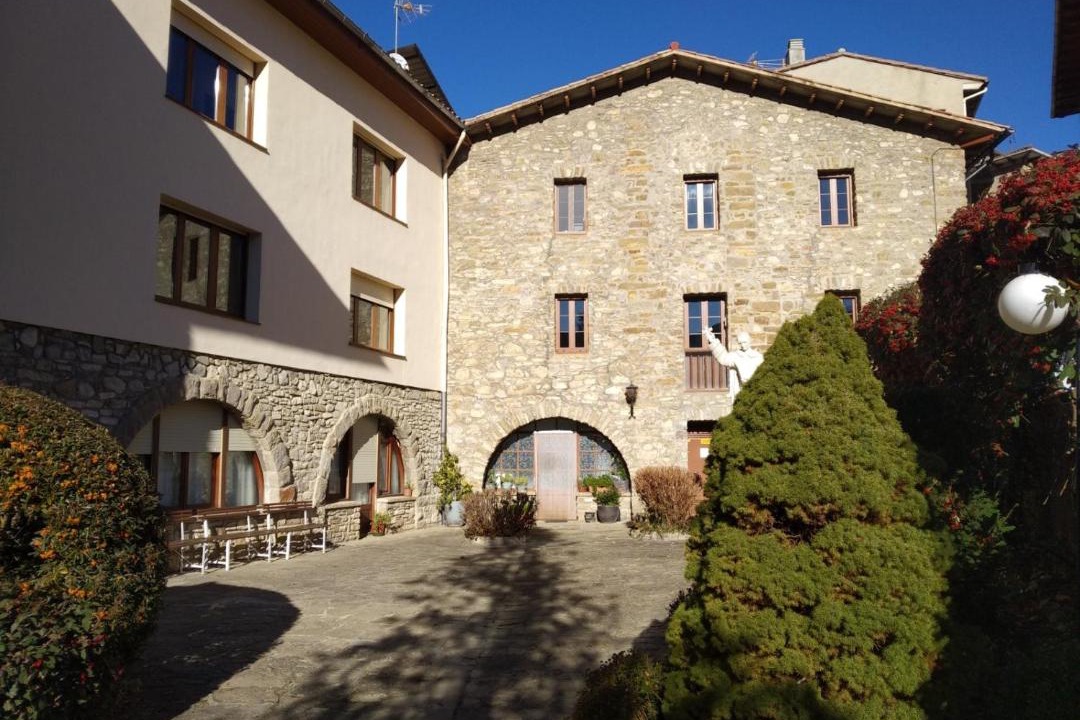 Photo of Others in Gombren