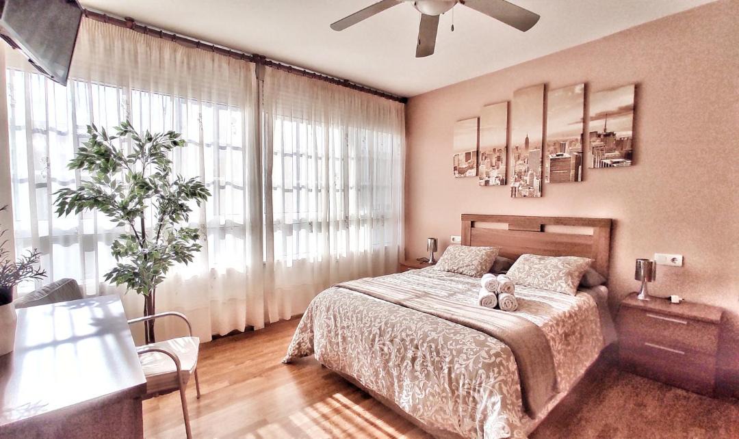 Photo of Bedroom in Betanzos Old Town
