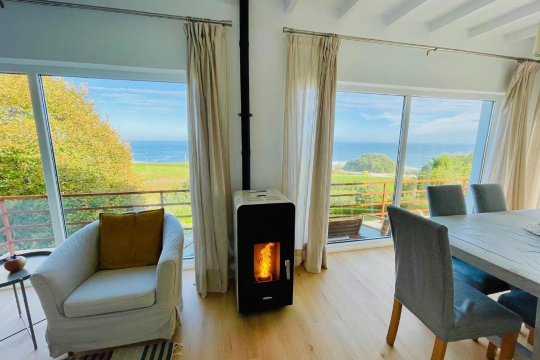 Photo of Livingroom in Pechon
