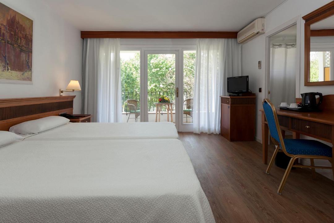 Photo of Bedroom in Son Armadams