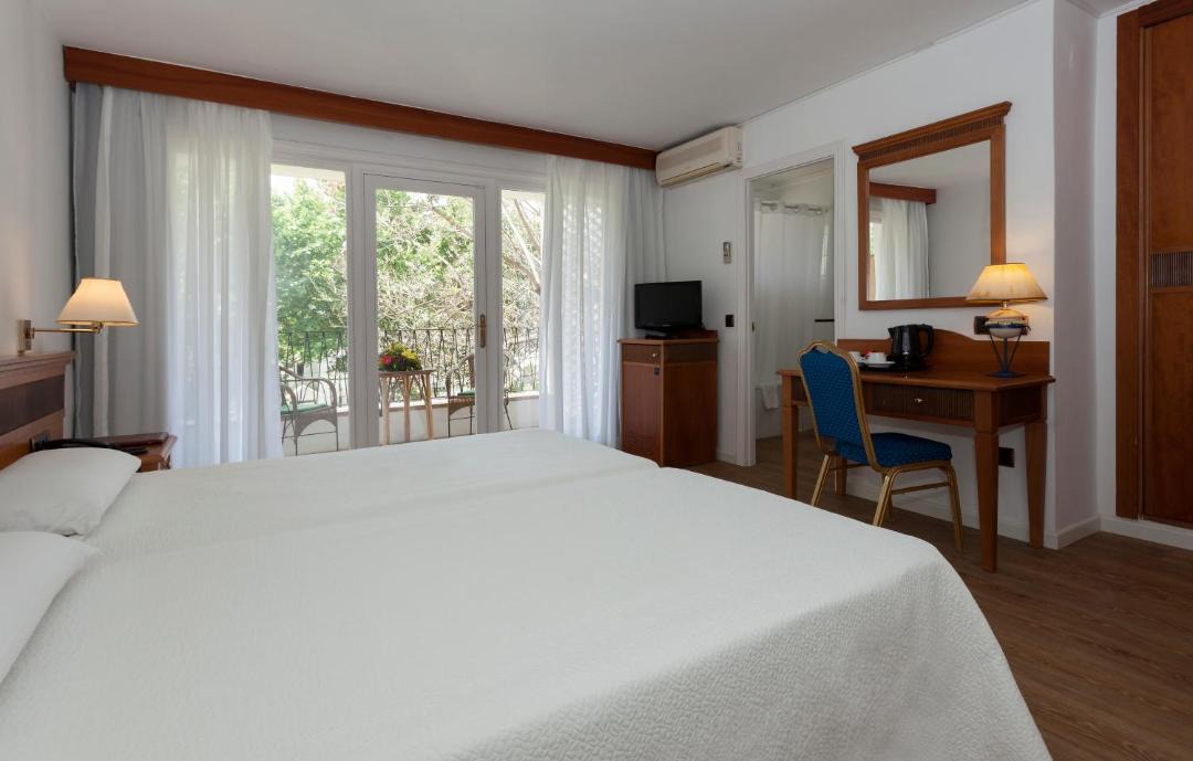 Photo of Bedroom in Son Armadams
