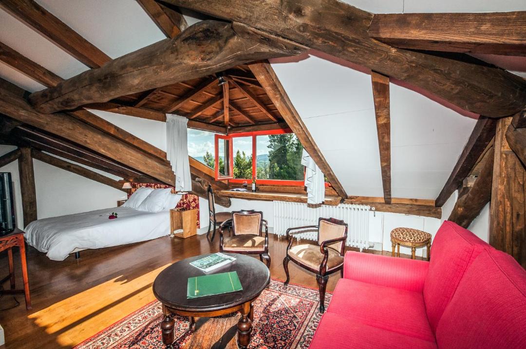 Photo of Livingroom in Sober