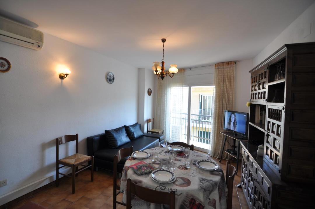 Photo of Livingroom in Roses Town Center