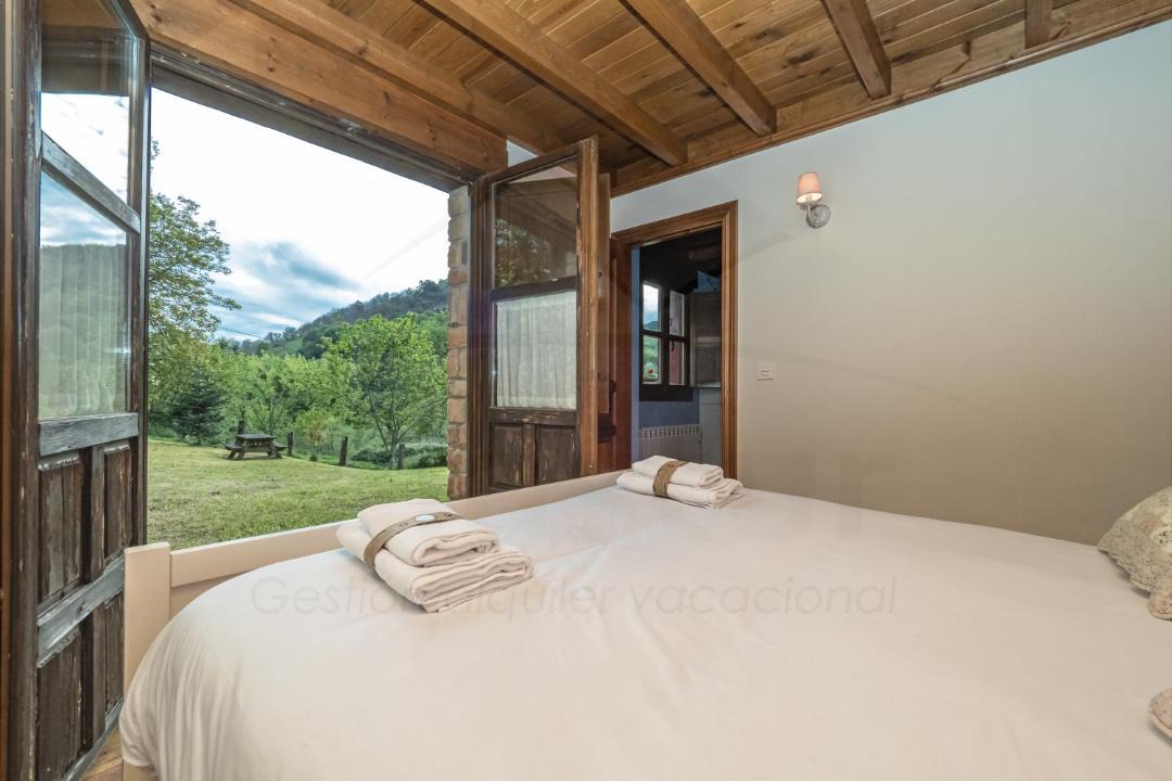 Photo of Bedroom in Parres