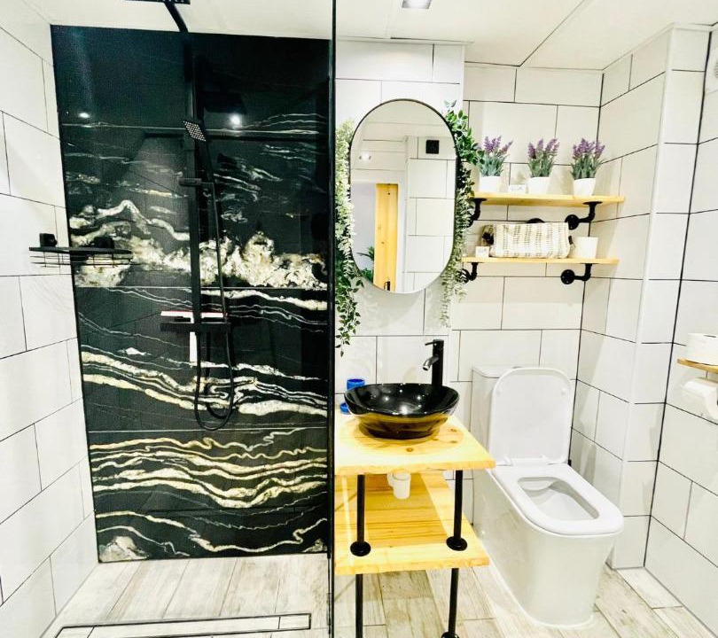 Photo of Bathroom in Los Nietos