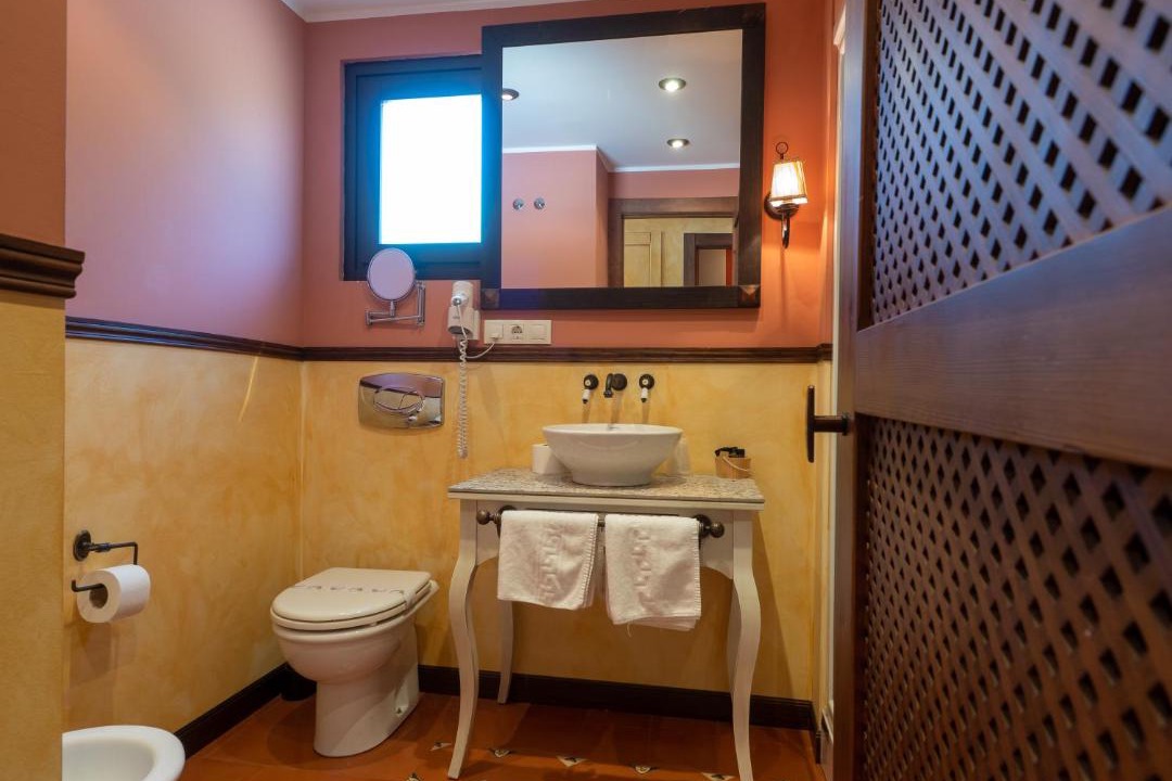 Photo of Bathroom in La Plaza