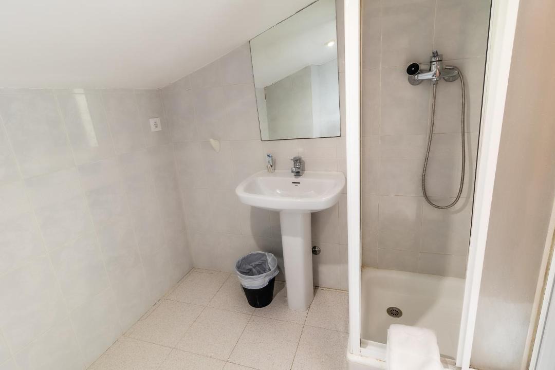 Photo of Bathroom in Villalonquejar