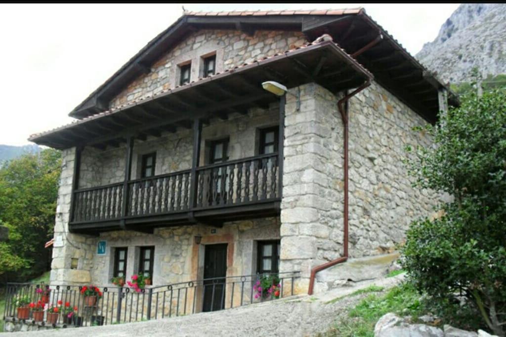 Photo of Buildings in Penamellera Baja