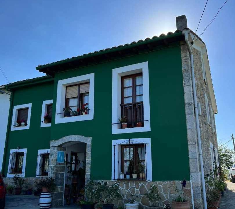 Photo of Buildings in Noriega