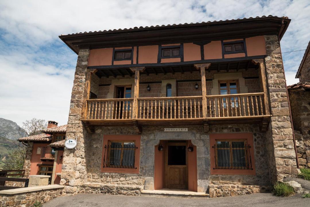 Photo of Buildings in Aliezo