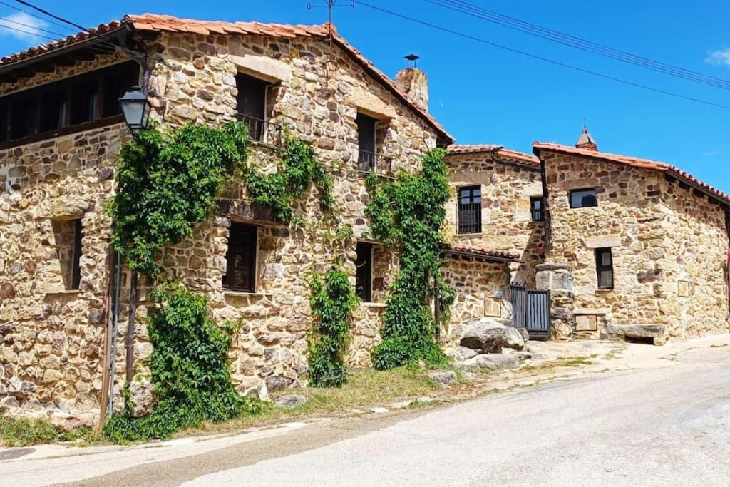 Photo of Buildings in El Quintanarejo