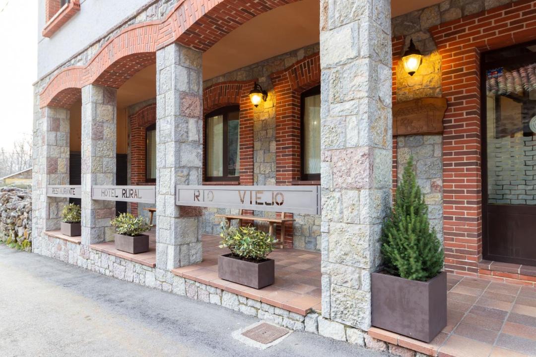 Photo of Buildings in Cubillas de Arbas